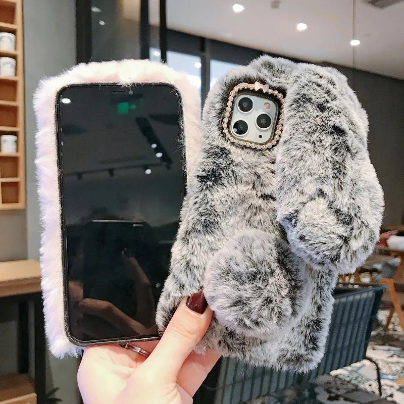Pūkuotas "iPhone" telefono dėklas