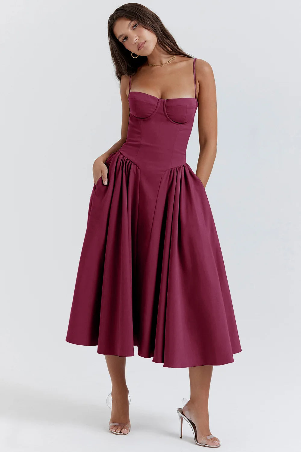 Elegantiška pliusuota vasarinė suknelė