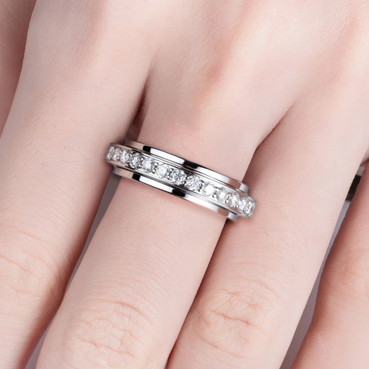 Sukamasis "Moisanito" nusiraminimo žiedas