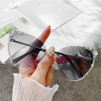 Women's sunglasses with rhinestones 