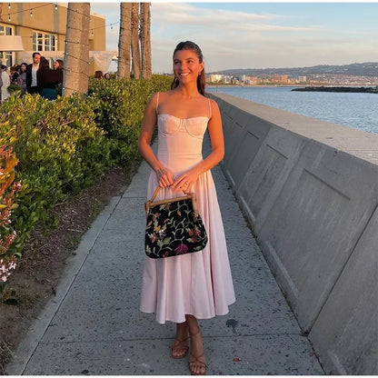 Elegantiška pliusuota vasarinė suknelė
